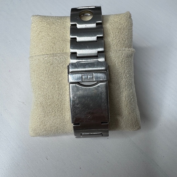 Y2K era Hilfiger - Tommy Hilfiger Red Dial Multifunction Sport Fashion Watch - Picture 5 of 9